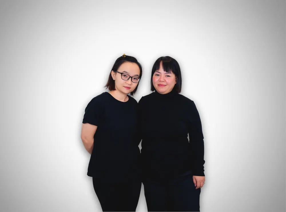 The sisters in the salon